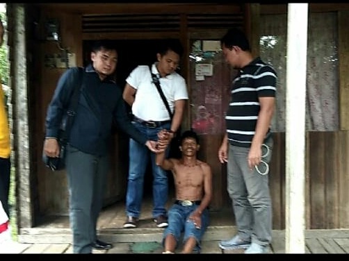 Bejat.!! Ayah Hamili Anak Kandung Bejat.!! Ayah Hamili Anak Kandung