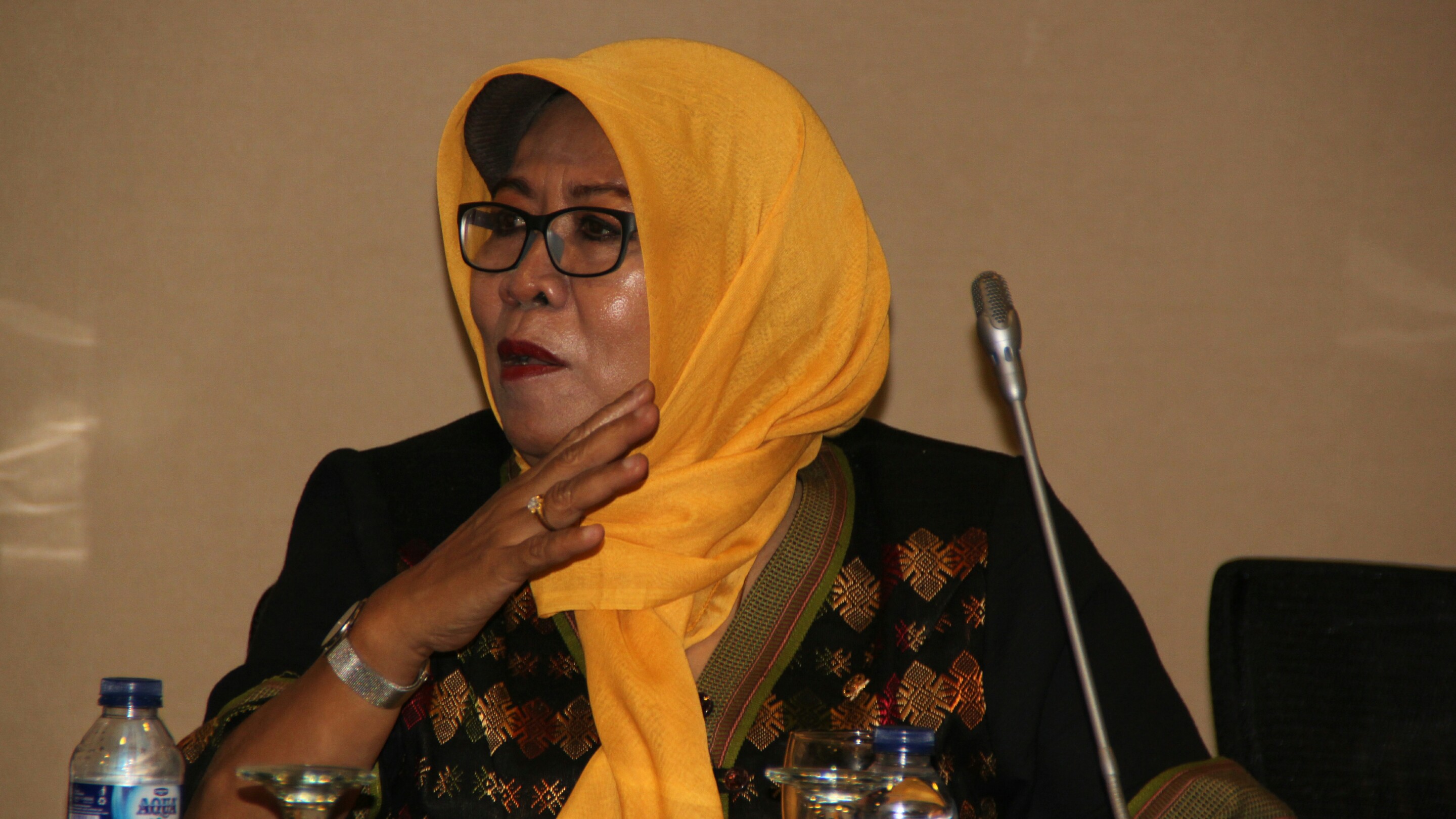 NasDem Minta Pemerintah Tidak Bertele-tele Selesaikan Status Honorer K2 NasDem Minta Pemerintah Tidak Bertele-tele Selesaikan Status Honorer K2