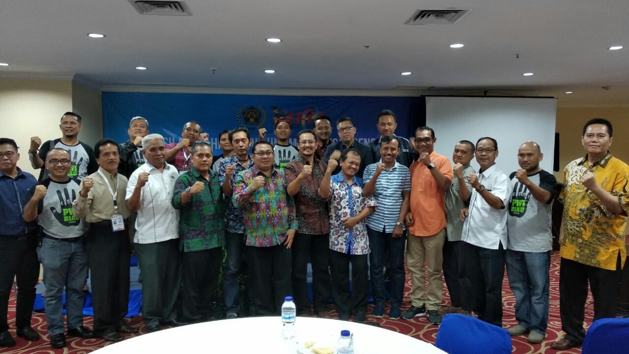 Masyarakat dan Pers Pemantau Pemilu Dilantik di Hotel Suite Surabaya Masyarakat dan Pers Pemantau Pemilu Dilantik di Hotel Suite Surabaya