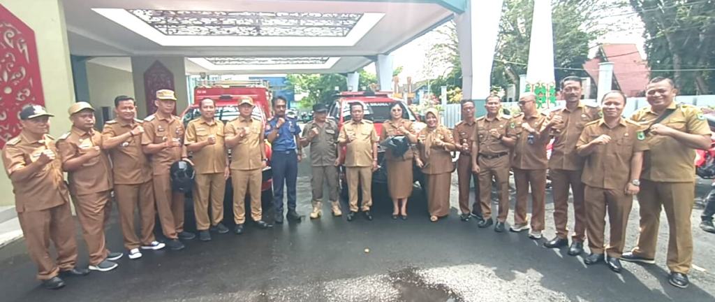 Cegah Karhutla, Bupati Kapuas Serahkan Kendaraan dan Peralatan Cuaca