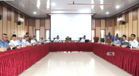 Wabup Mura Harapkan Masjid Agung Menjadi Pusat Pendidikan Wabup Mura Harapkan Masjid Agung Menjadi Pusat Pendidikan