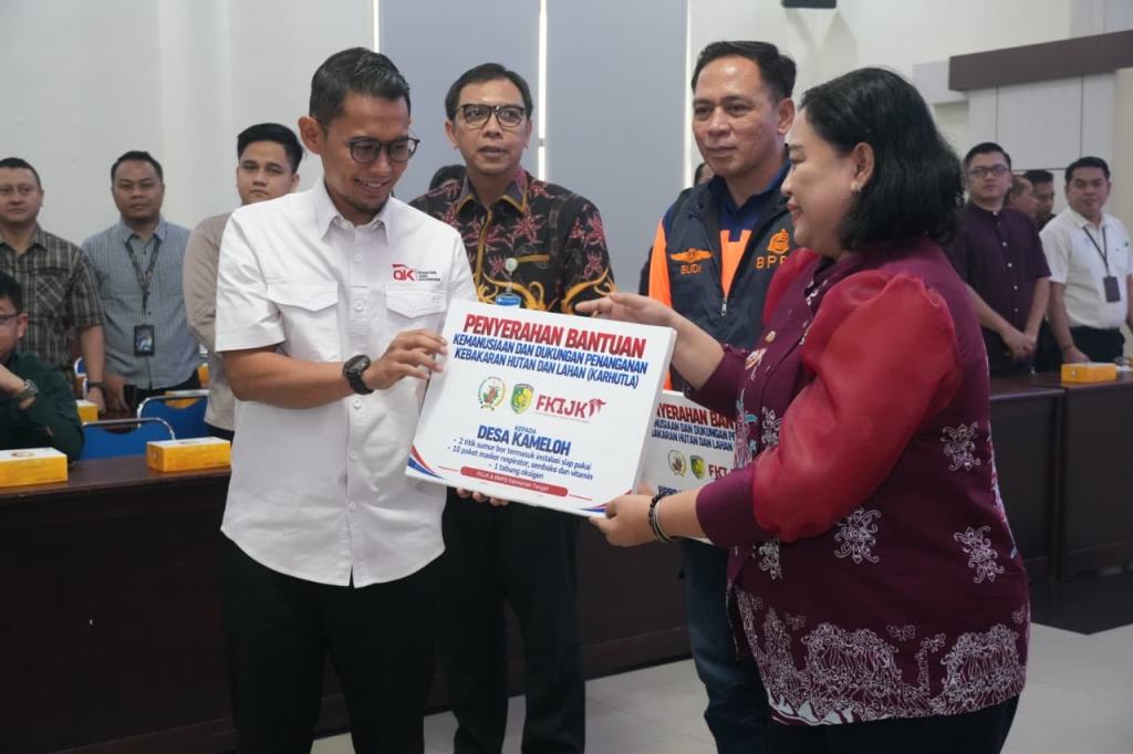 OJK dan BI Salurkan Bantuan Karhutla di Palangka Raya OJK dan BI Salurkan Bantuan Karhutla di Palangka Raya